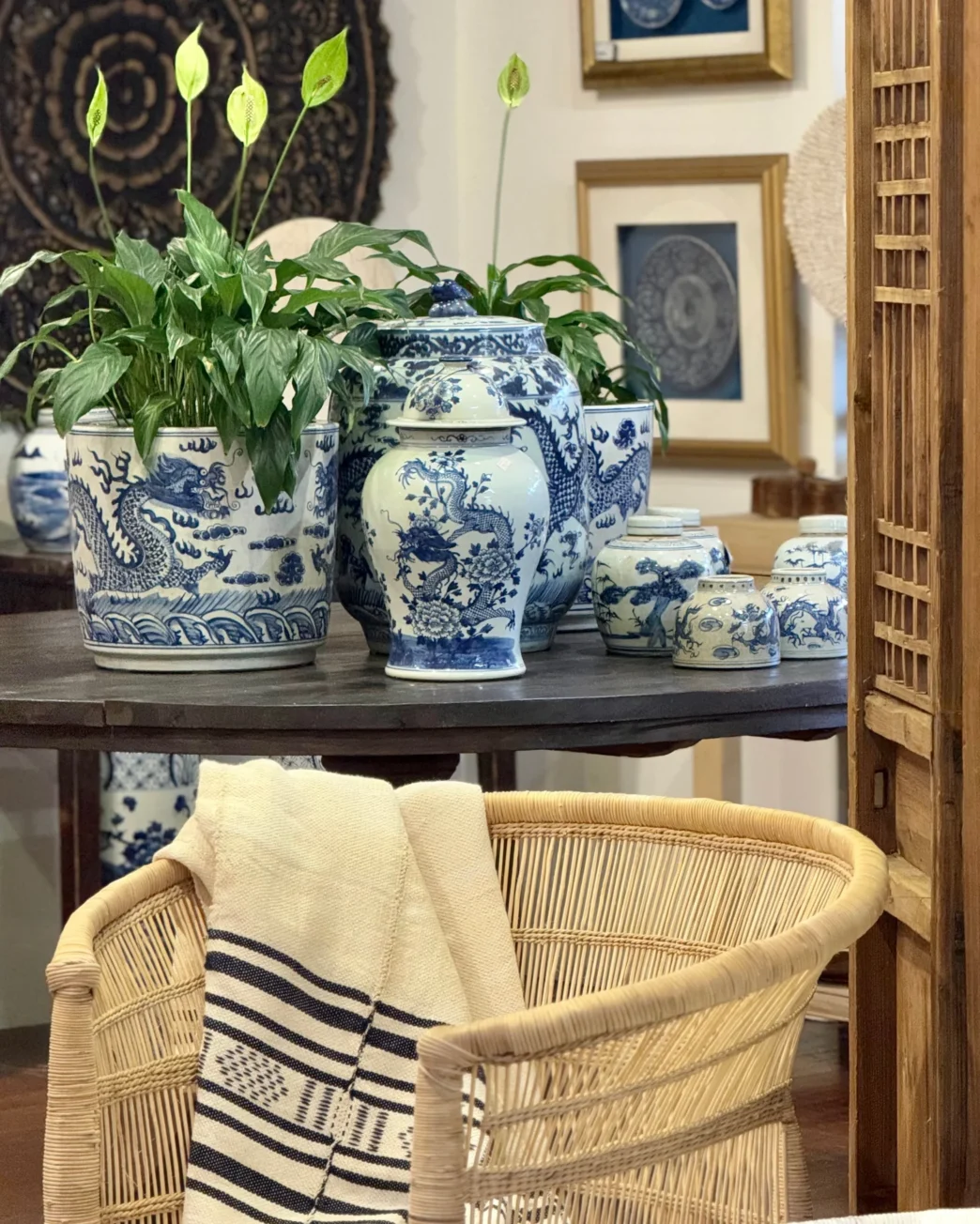 Sztuka Dekoracji Z Porcelany Od Chinskich Korzeni Do Polskich Mistrzow