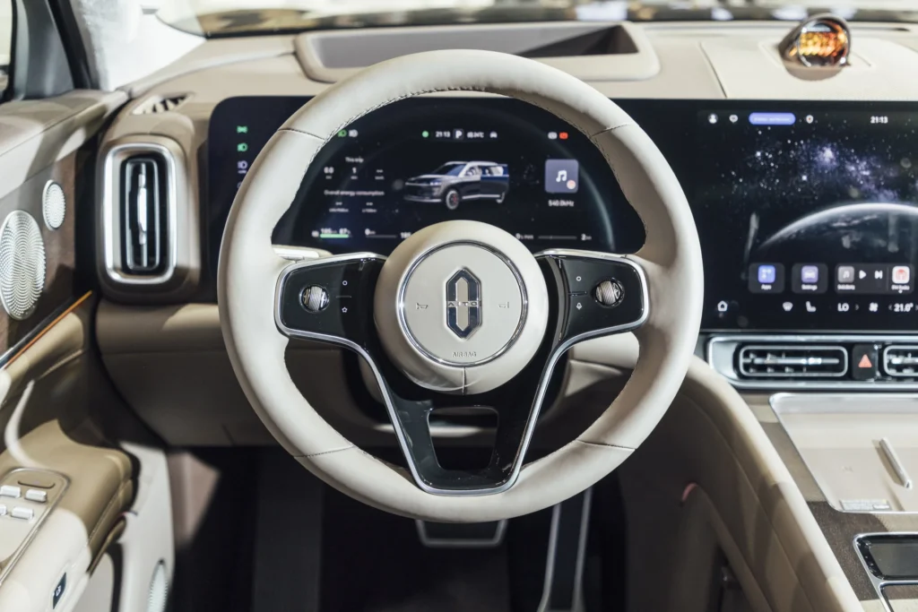 M9 Nowy Luksusowy Suv